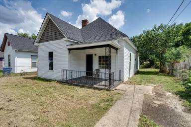 Main picture of 2710 Taylor St