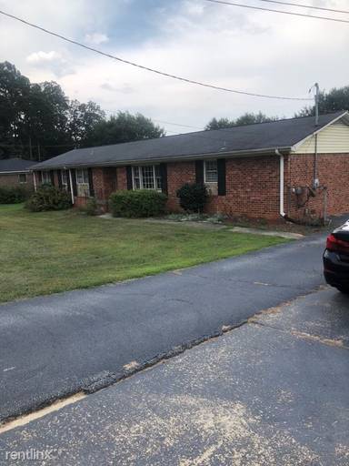 Main picture of 400 Balcome Blvd