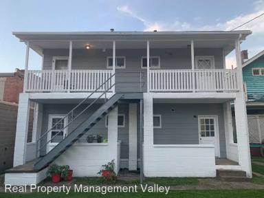 Main picture of 1517 Washington St E Apartments