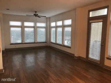 Main picture of 110 W Grant St