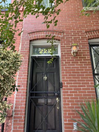 Main picture of 222 12th Pl NE