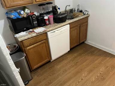 Main picture of 3424 1/2 Ward St