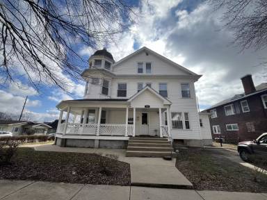 Main picture of 489 E Harrison St