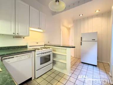 Main picture of 1216 N Dearborn St