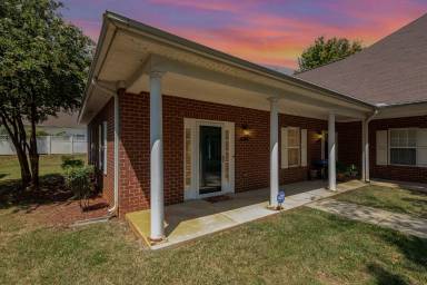 Main picture of 7049 Somerset Springs Dr