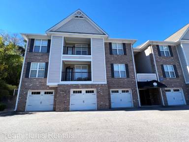 Main picture of 210 Fountainhead Ln