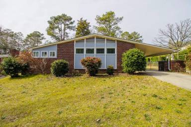 Main picture of 2025 Fairlamb Ave
