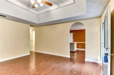 Main picture of 127 Lauren Ln