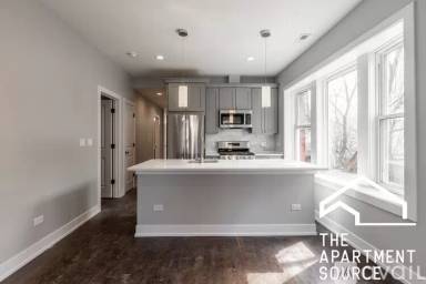 Main picture of 3135 N Oakley Ave