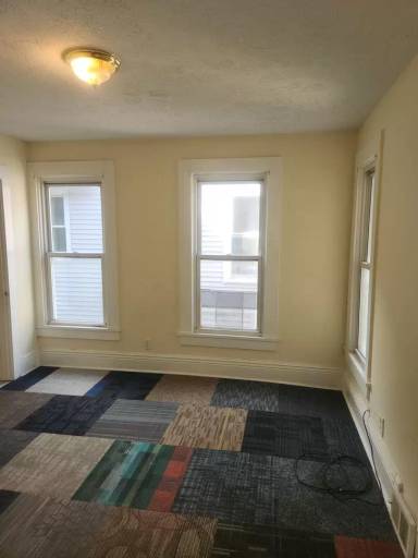 Main picture of 192 Union St N