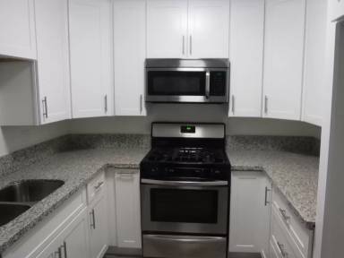 Main picture of 1616 S Barrington Ave