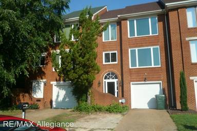 Main picture of 1719 N River Creek Lndg