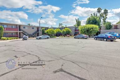 Main picture of 250 E Acacia St