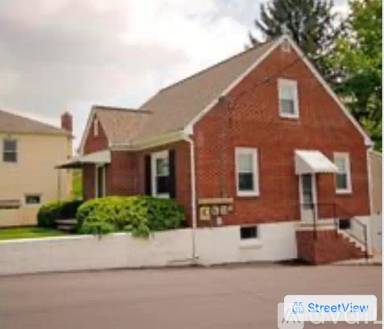 Main picture of 210 W Green St