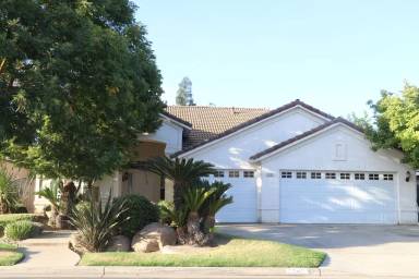 Main picture of 5595 W Everett Ave