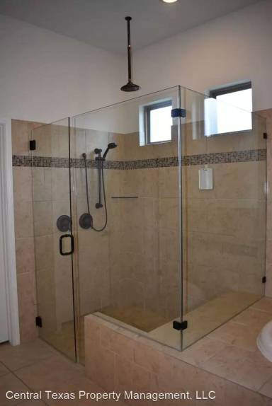 Main picture of 2447 Bluff Cir