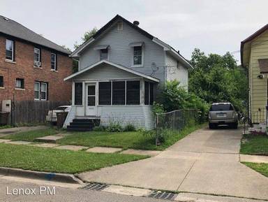 Main picture of 164 Cadillac St