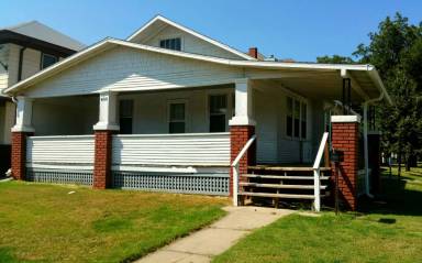 Main picture of 400 W Walnut St