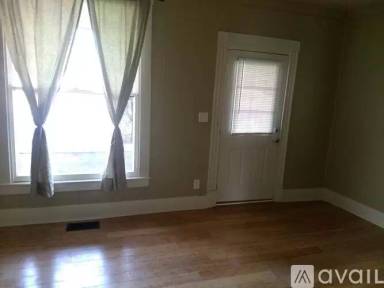 Main picture of 526 Winkler Ave