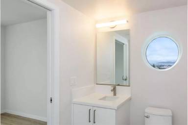 Main picture of 2067 University Ave