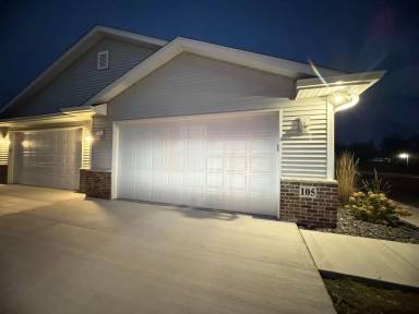 Main picture of 105 Beacon Harbor Cir