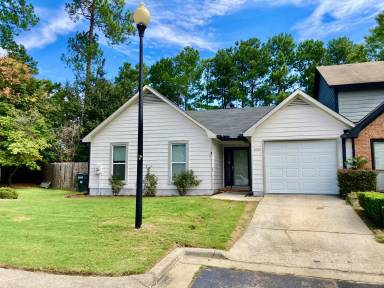 Main picture of 2919 Wolf Ct