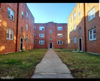 Main picture of 4208 South Michigan Avenue - 4210-3