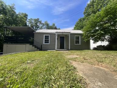 Main picture of 302 Hanover Ave NW