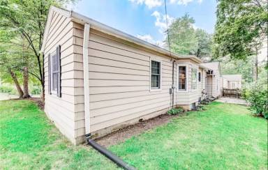 Main picture of 12 W 61st St