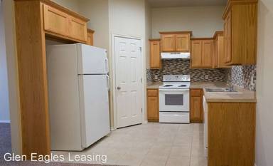 Main picture of Glen Eagles Luxury Townhomes