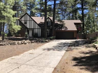 Main picture of 3060 S Walkup Dr