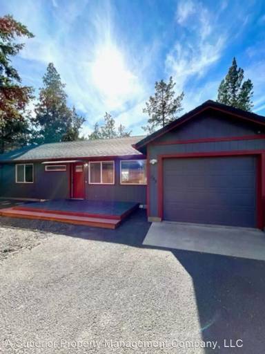 Main picture of 749 SE Centennial St