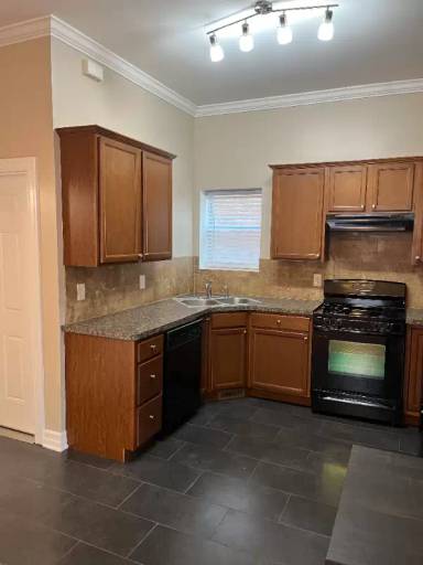 Main picture of 467 Tacoma Ave