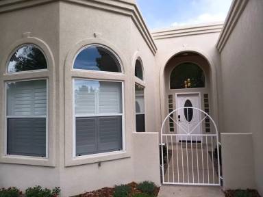Main picture of 6604 Glen Oak NE
