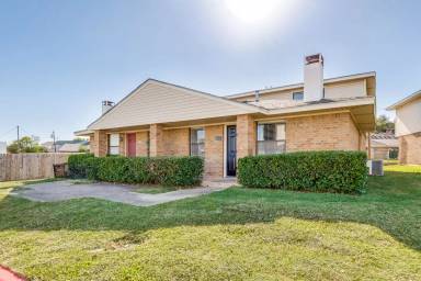 Main picture of 2438 W Northgate Dr