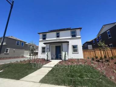 Main picture of 2139 Daimler St