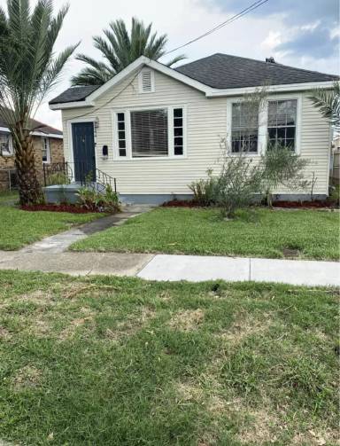 Main picture of 443 Coolidge St