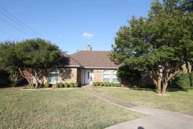 Main picture of 1004 Woodland Way