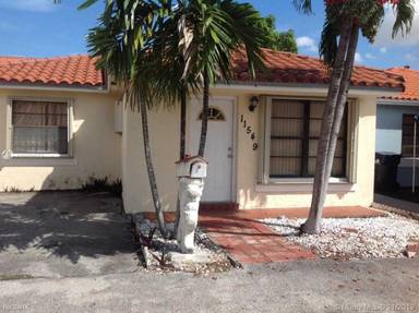 Main picture of 11549 SW 6th St