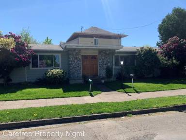 Main picture of 3202 SE Francis St