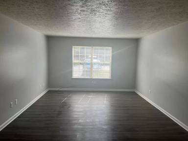 Main picture of 105 Pear Orchard Rd