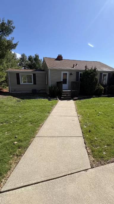 Main picture of 14895 Old Oak Dr