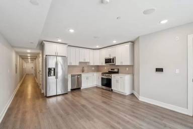 Main picture of 1309 S 52nd St