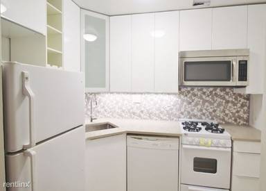Main picture of 320 W 108th St