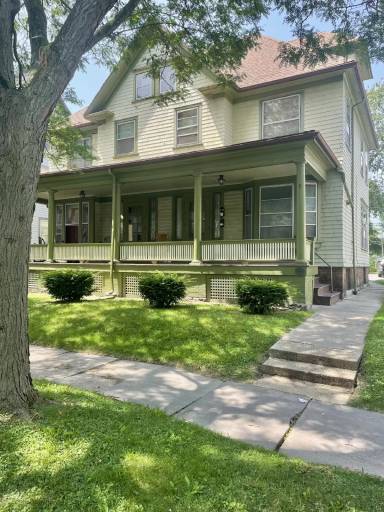 Main picture of 7-9 Madison St