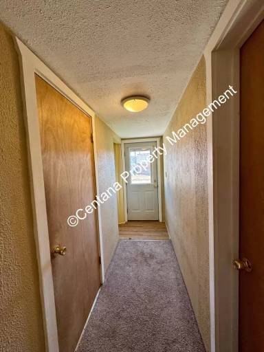 Main picture of 716 E 5th St