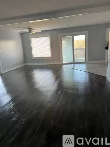 Main picture of 1823 Pinnacle Point Dr