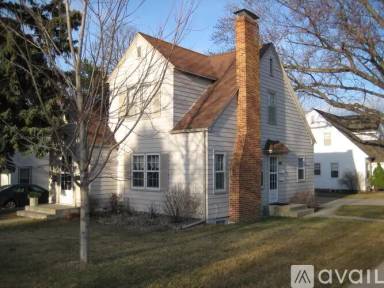 Main picture of 302 E 18th St