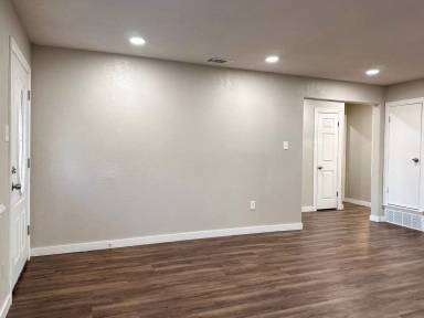Main picture of 1808 W 11th St