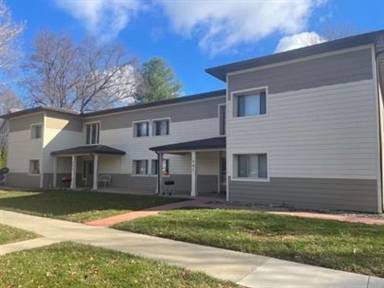Main picture of 601 N State St